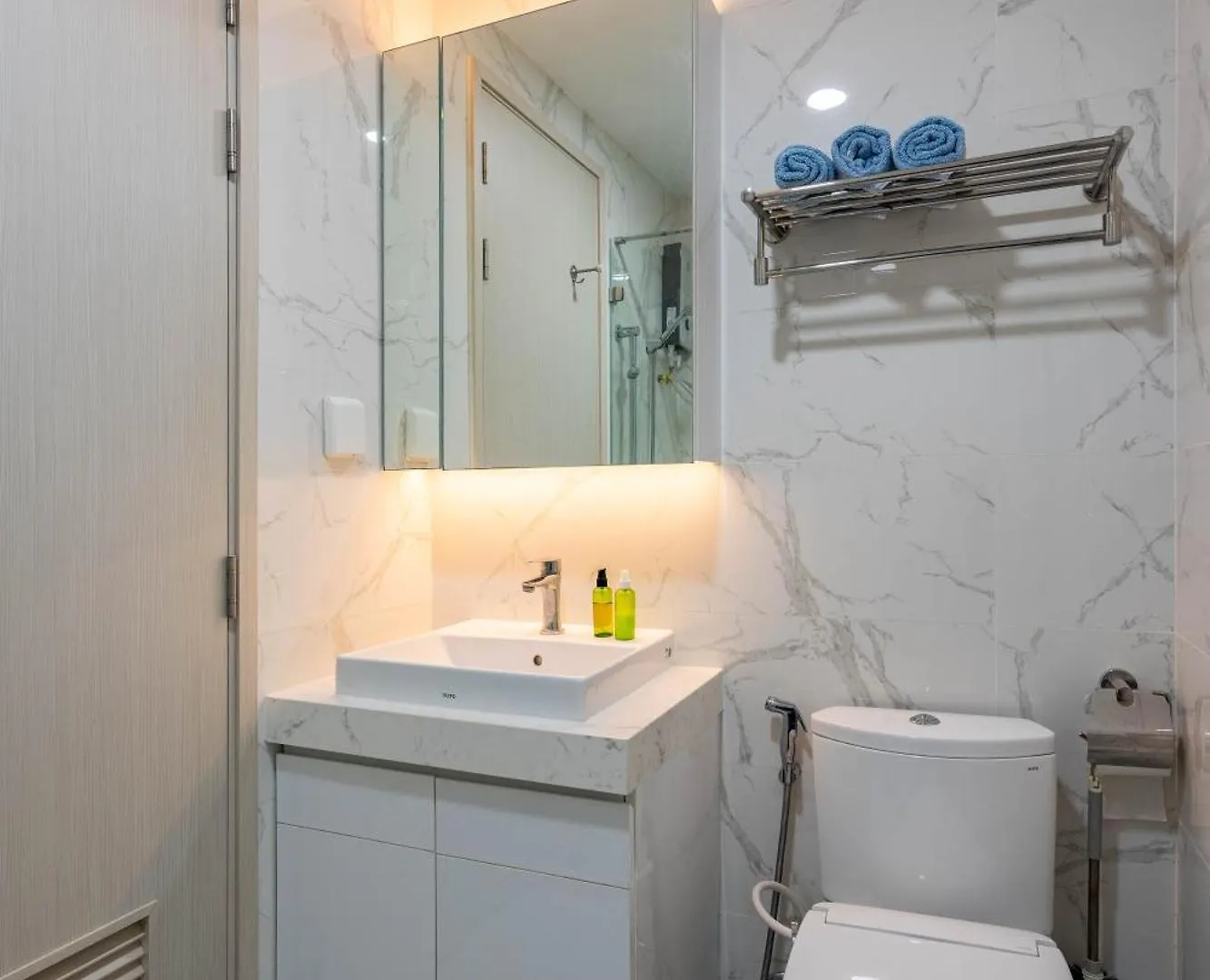 Roomio Paris Hoang Kim-Shared Apartment Ho Chi Minh City Vietnam